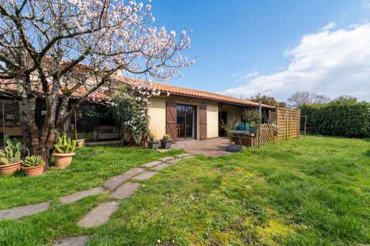 Luxury home in Le Teich, Gironde