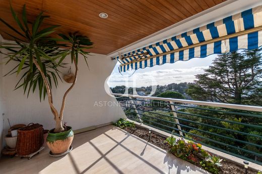 Apartment / Etagenwohnung in Cassis, Bouches-du-Rhône