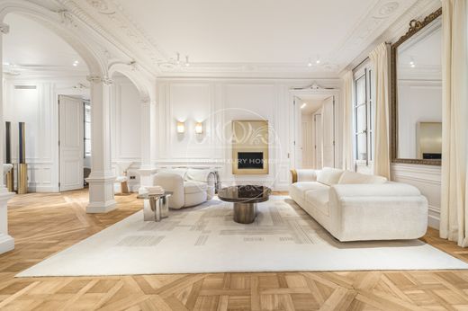 Apartment / Etagenwohnung in Saint-Germain, Odéon, Monnaie, Paris