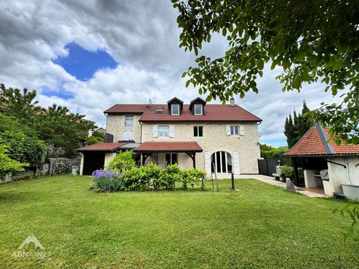 Luxury home in Saint-Jean-de-Gonville, Ain