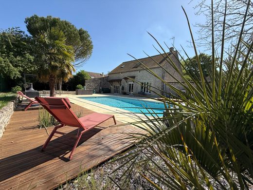 Luxury home in Étampes, Essonne