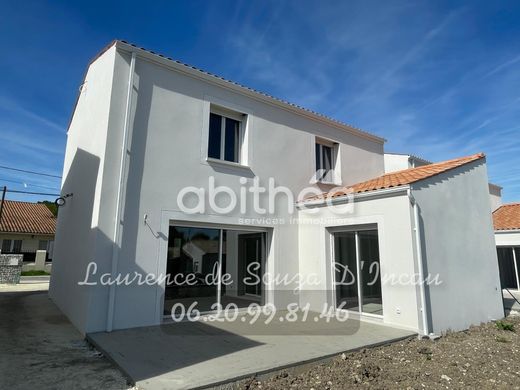 Luxury home in Meschers-sur-Gironde, Charente-Maritime