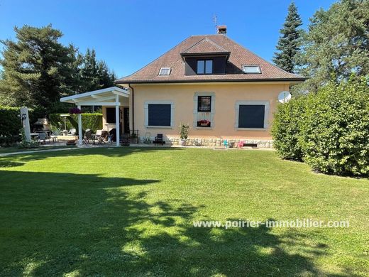 Luxus-Haus in Ballaison, Haute-Savoie