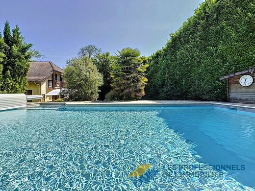 Luxury home in Challes-les-Eaux, Savoy