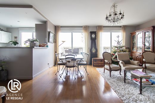 Suresnes, Hauts-de-Seineのアパートメント