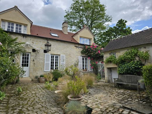 Luxe woning in Aumont-en-Halatte, Oise