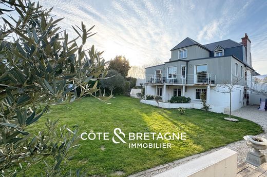 Luxury home in Saint-Quay-Portrieux, Côtes-d'Armor
