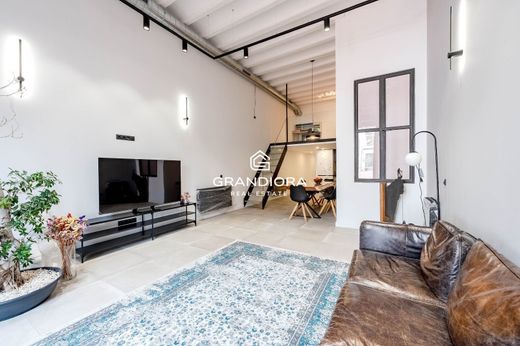 Apartment / Etagenwohnung in Barcelona, Provinz Barcelona