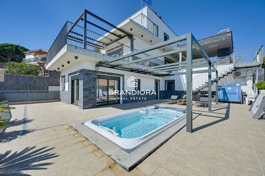 Casa di lusso a Caldes d'Estrac, Província de Barcelona