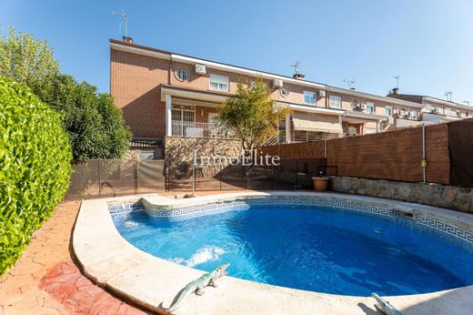 Luxury home in Sevilla La Nueva, Province of Madrid