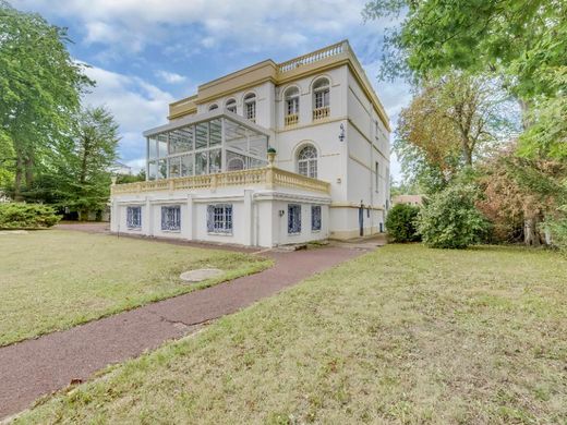 Chantilly: villas y casas de lujo en venta - Propiedades exclusivas en