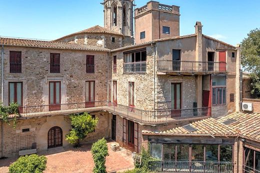 Villa Sant Martí Vell, Província de Girona