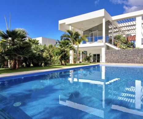 Villa in La Caleta, Adeje, Province of Santa Cruz de Tenerife