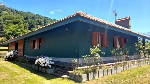 Villa a El Pino, Asturie