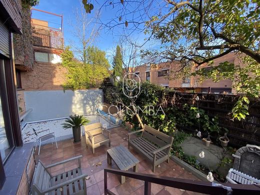 Mehrfamilienhaus in Madrid, Provinz Madrid