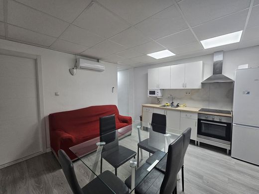 Apartment / Etagenwohnung in Valencia, Provinz Valencia