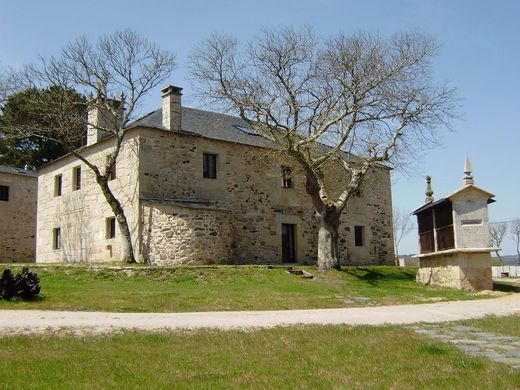 Residential complexes in Friol, Lugo