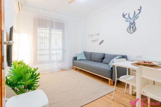 Apartment / Etagenwohnung in Valencia, Provinz Valencia