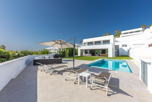 Villa in La Duquesa, Malaga