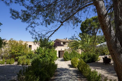 Gutshaus oder Landhaus in Biar, Alicante