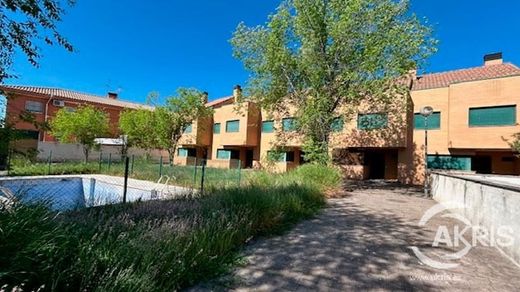 Residential complexes in Hormigos, Province of Toledo