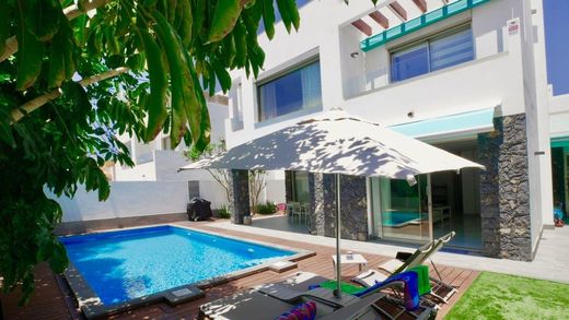 Villa in Los Cristianos, Provinz Santa Cruz de Tenerife