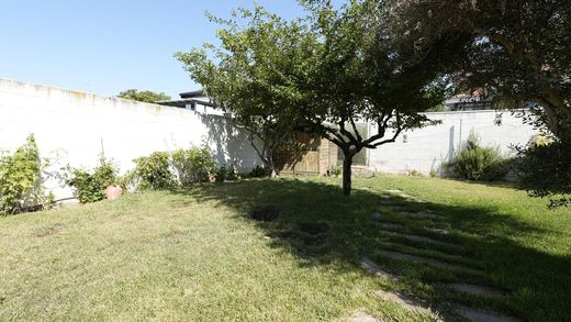 Mehrfamilienhaus in Meco, Provinz Madrid