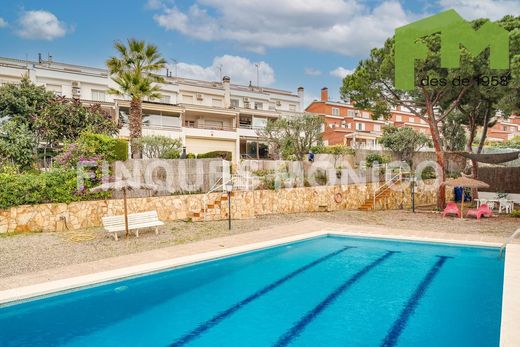 빌라 / Teià, Província de Barcelona