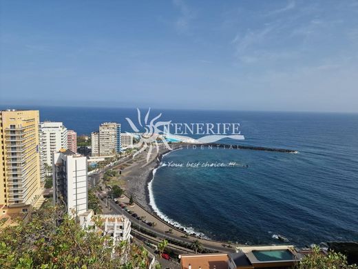 Residential complexes in Puerto de la Cruz, Province of Santa Cruz de Tenerife