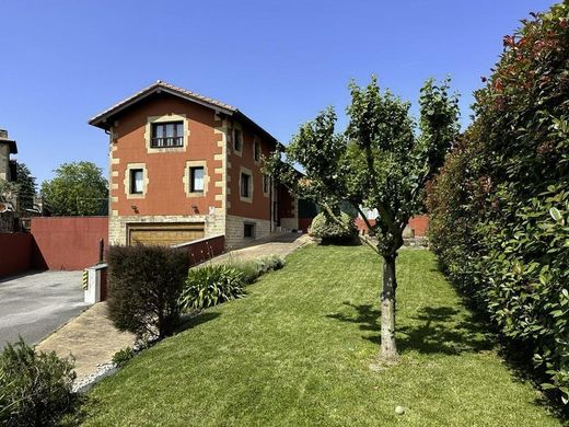 Villa a Mompía, Provincia de Cantabria