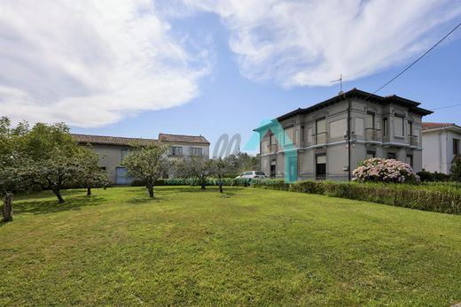 Villa en Posada, Asturias