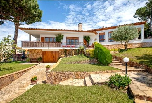 Villa in Mont-ras, Province of Girona
