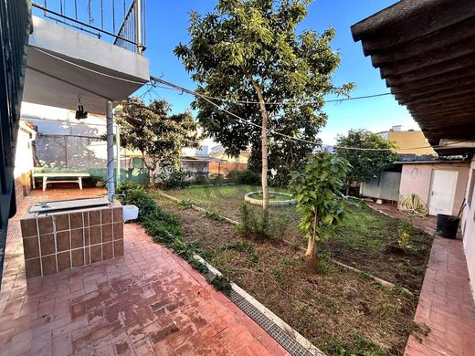 Villa a Mont-ras, Girona
