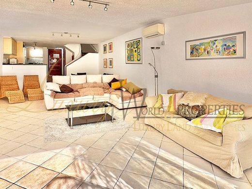 Villa in Playa de las Américas, Province of Santa Cruz de Tenerife