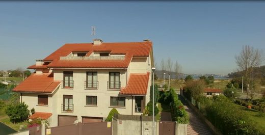 Twee-onder-een-kapwoning in Baiona, Provincia de Pontevedra