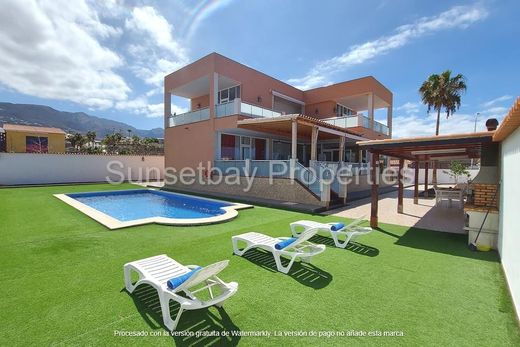 Villa in Adeje, Province of Santa Cruz de Tenerife