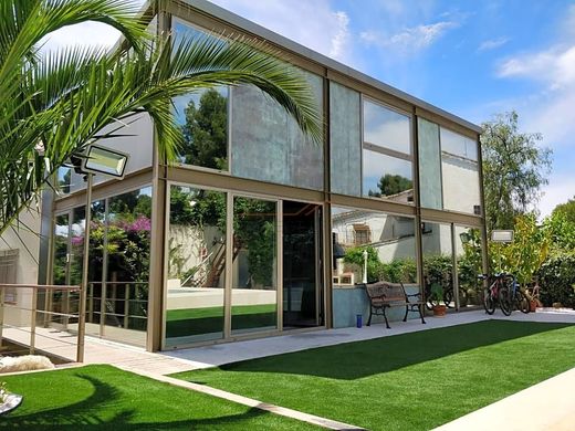 Villa in Castelldefels, Province of Barcelona
