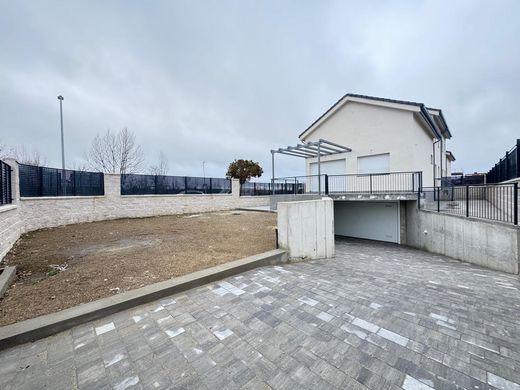 Mehrfamilienhaus in Carrascalejo, Cáceres