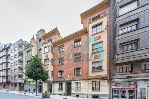 Residential complexes in Oviedo, Province of Asturias