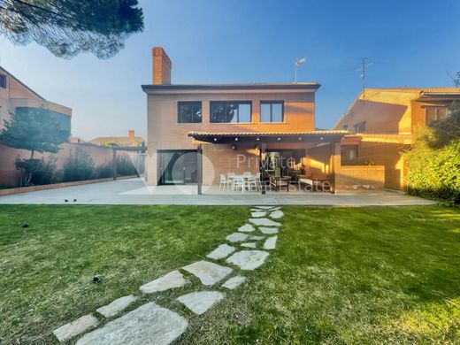 Villa in Majadahonda, Province of Madrid