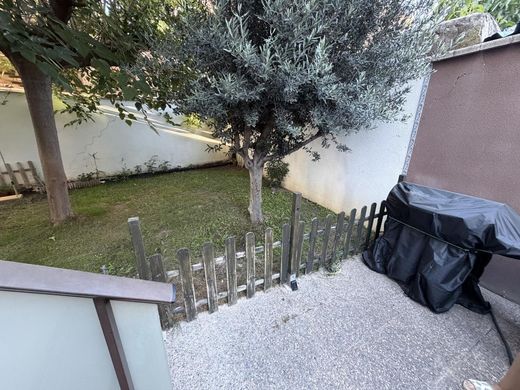 Villa a San Juan de Mozarrifar, Saragozza