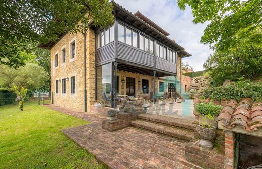 Villa in Oviedo, Province of Asturias