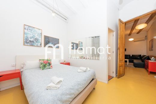 Apartment / Etagenwohnung in Barcelona, Provinz Barcelona