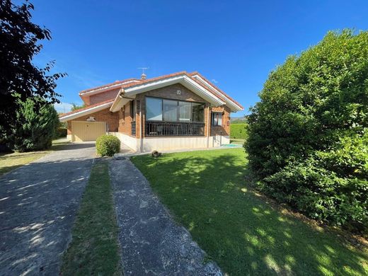 Willa w Medina de Pomar, Provincia de Burgos