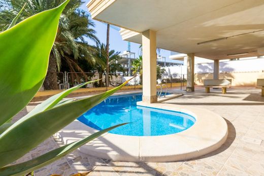 Apartment / Etagenwohnung in Santa Pola, Alicante