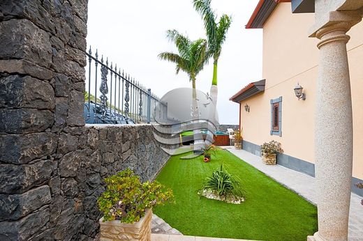 Villa in Adeje, Province of Santa Cruz de Tenerife