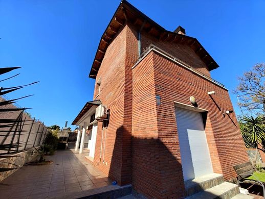 Villa a Viladecans, Província de Barcelona