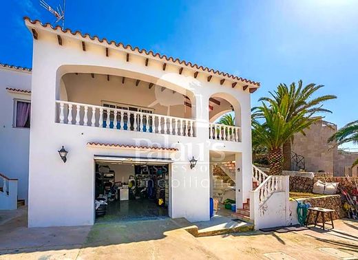 Villa in Es Canutells, Balearen