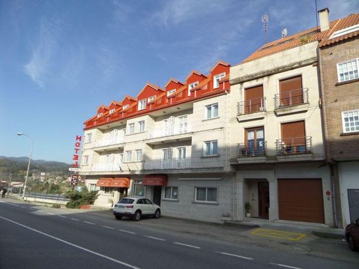 Residential complexes in Sotomayor, Ourense