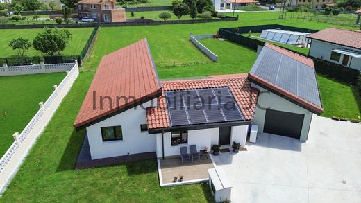 Villa in San Miguel de Meruelo, Province of Cantabria